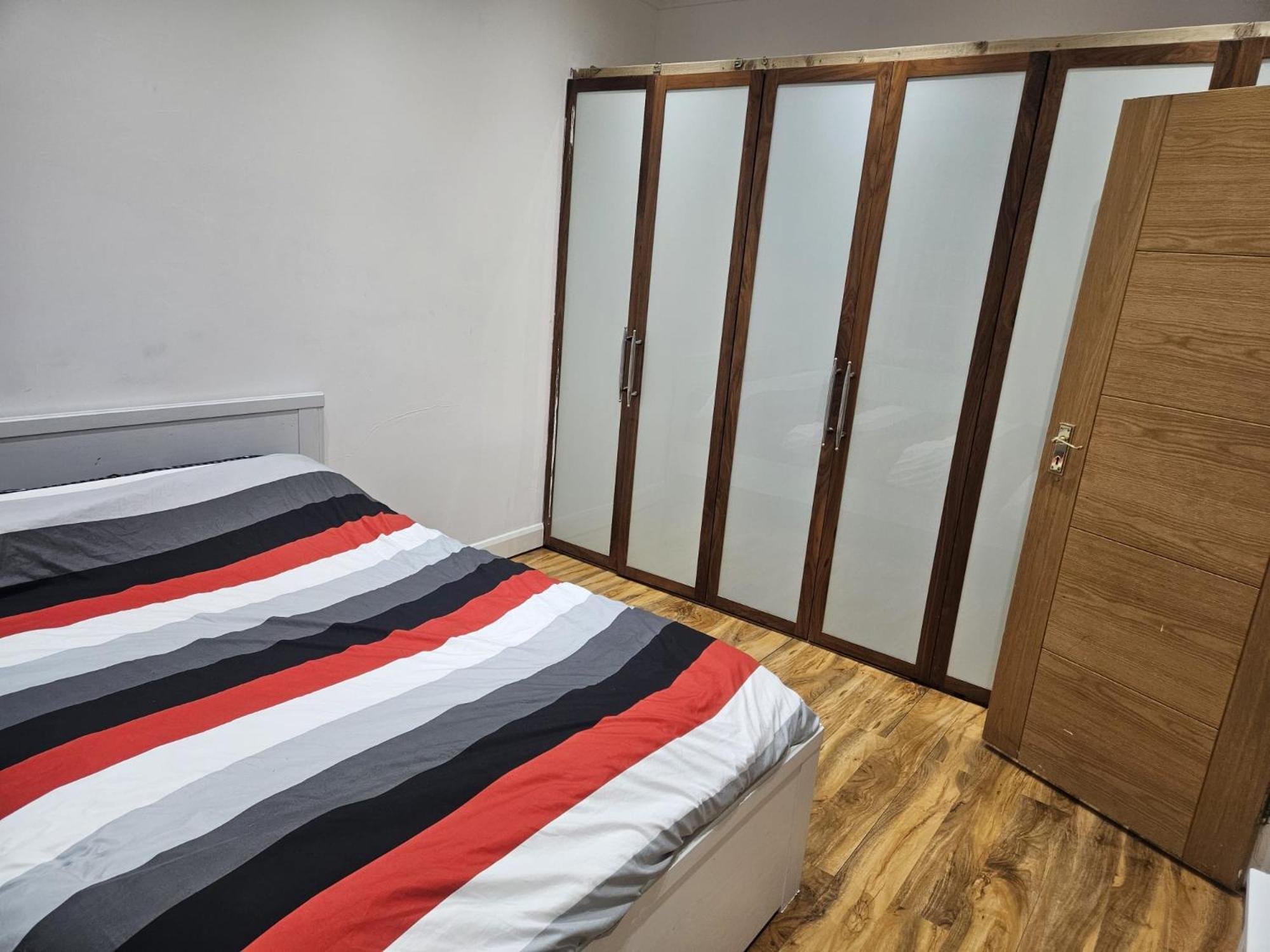 2 Bedroom Flat - Travel Direct To Heathrow/Central London Exterior foto